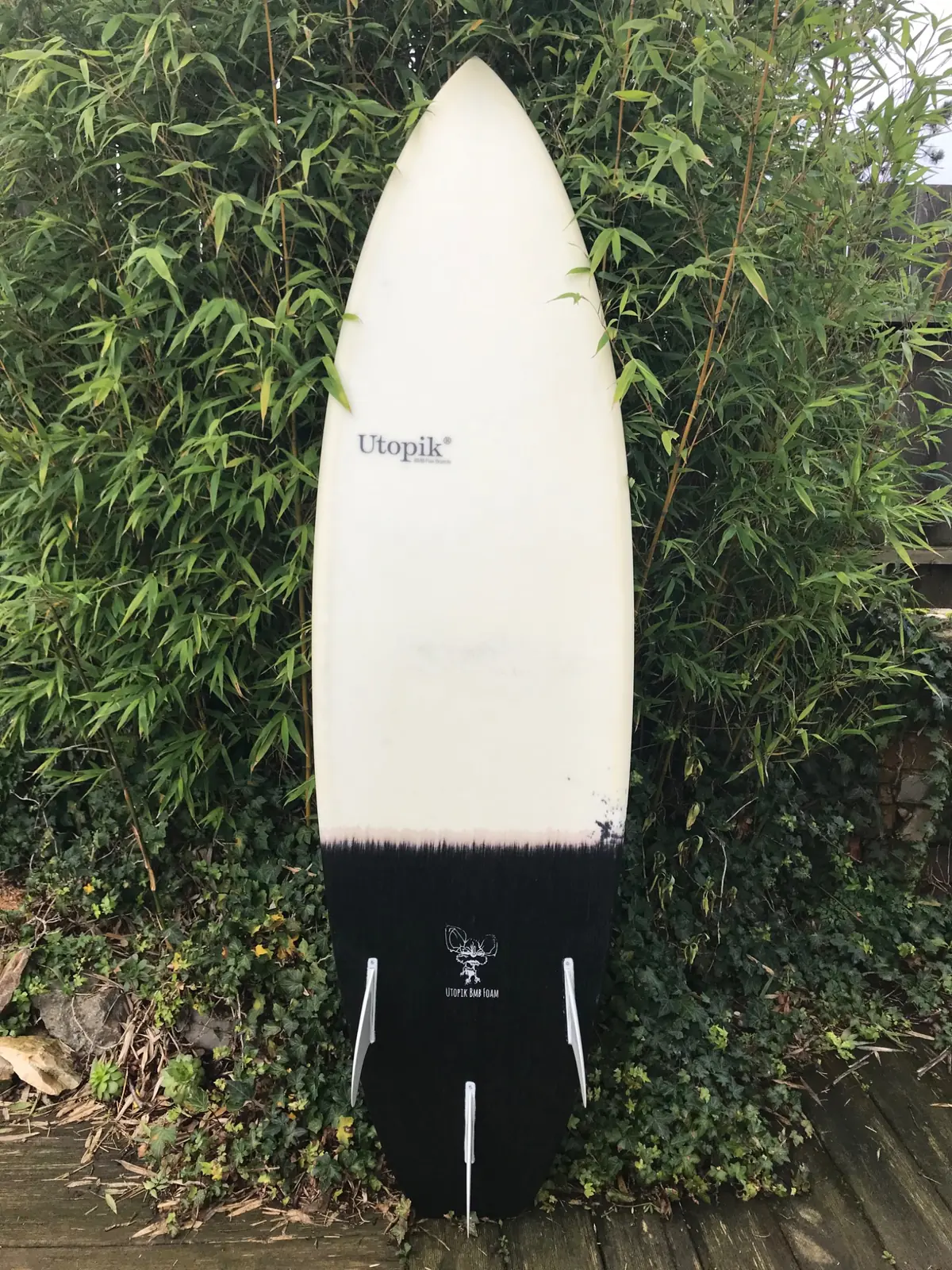 Carène du Shortboard Utopik 6’1 neuf et ses trois boîtiers de dérives